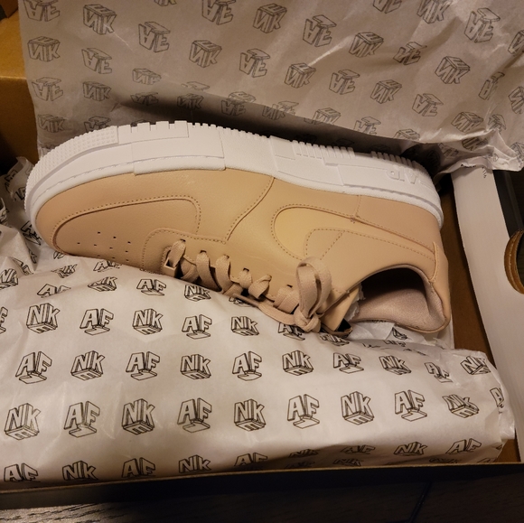 Nike Air Force 1 Pixel - Picture 2 of 3